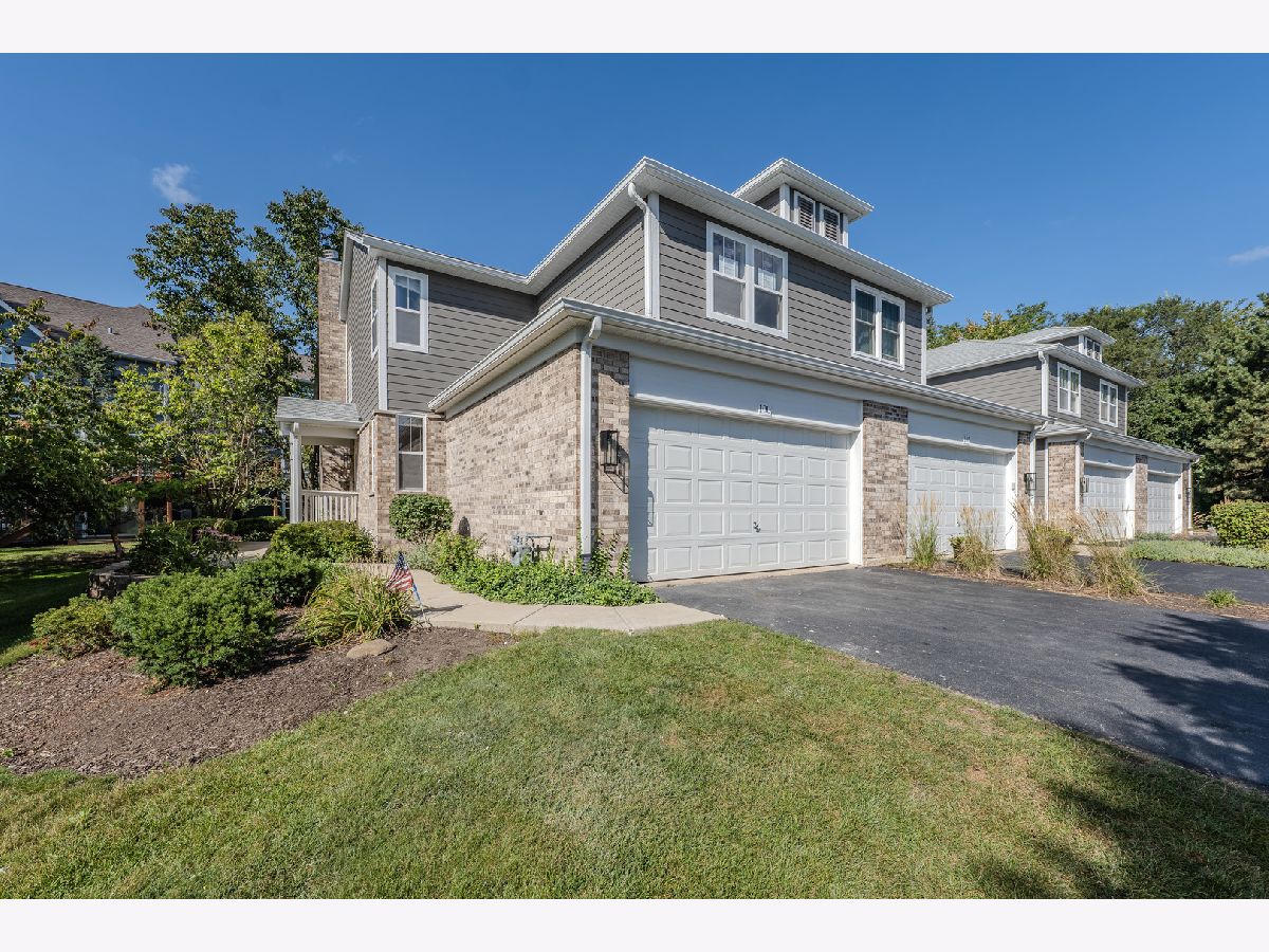 Townhomes Sold Baker Hill Glen Ellyn Illinois, 100 Woodview