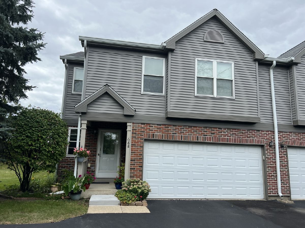 Townhomes & Condos Sold Whispering Oaks Palatine Illinois, 688 Whispering Oaks