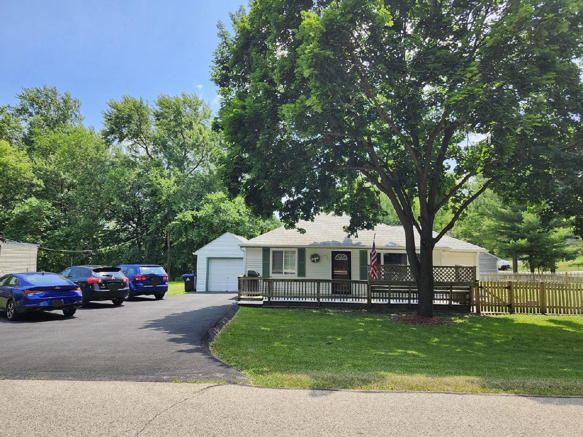  Rented Mchenry Illinois, 909 Southside