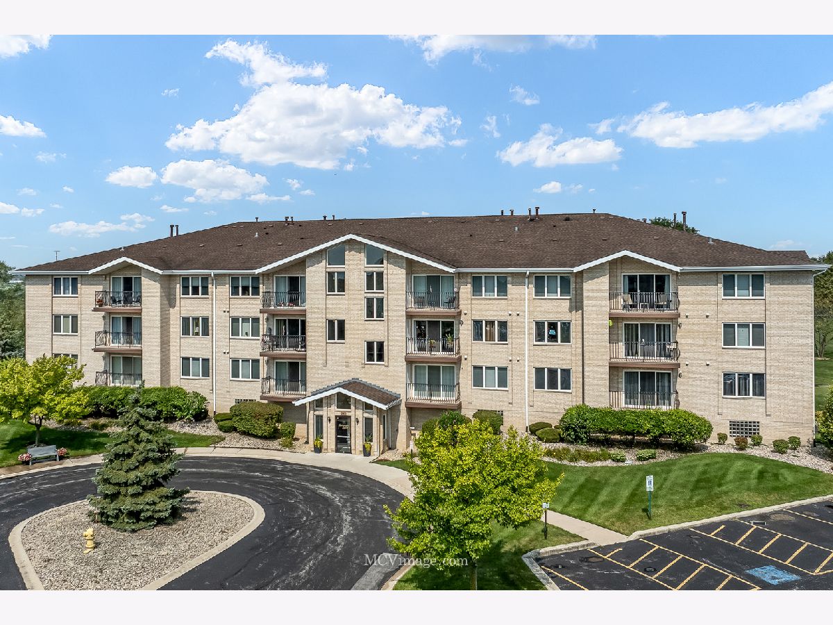 Condominiums Sold Saratoga Lakes Orland Park Illinois, 9750 Koch