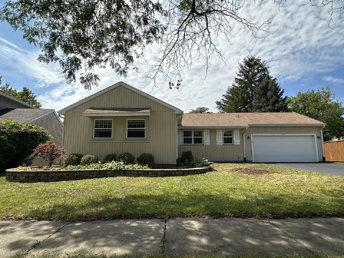 Homes & Condos & Townhomes Rented University Heights Naperville Illinois, 1745 Bucknell