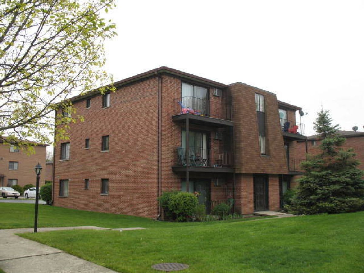 Subdivision Rented Willow View Westmont Illinois, 709 65th