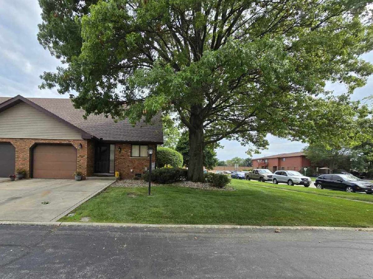 Homes & Condos & Townhomes Sold Country Creek New Lenox Illinois, 1910 Heatherway