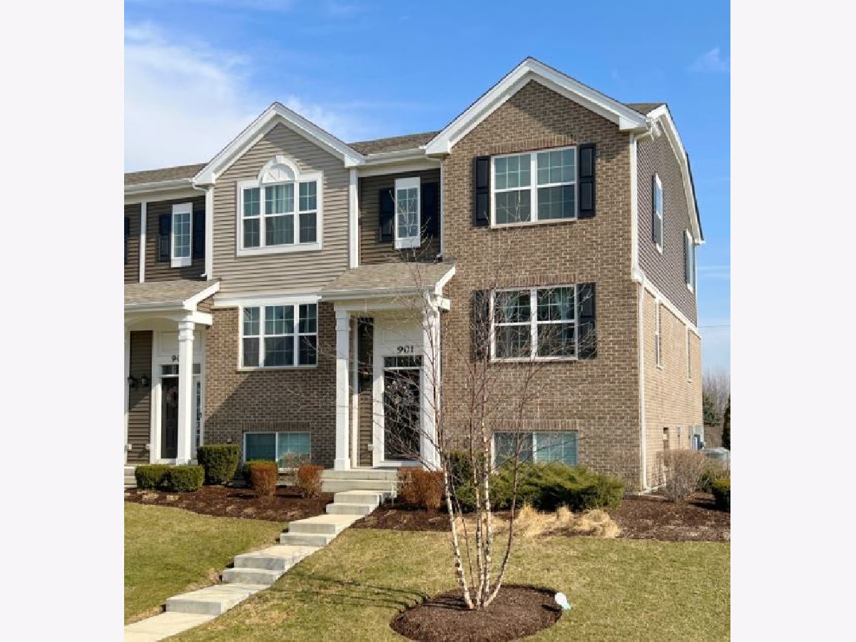 Townhomes Rented Neudearborn Station Naperville Illinois, 901 Bradford