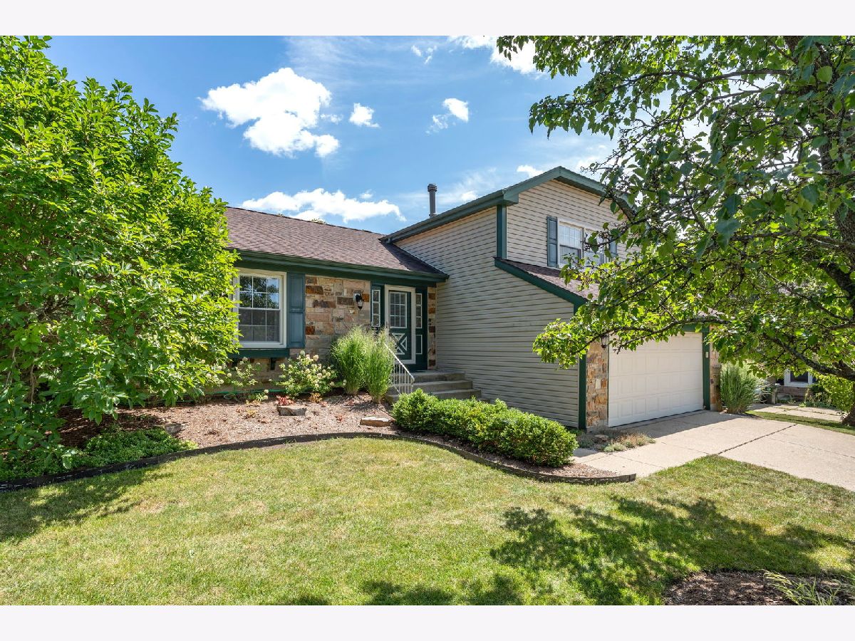 Homes Sold High Hill Farms Algonquin Illinois, 345 Crestwood