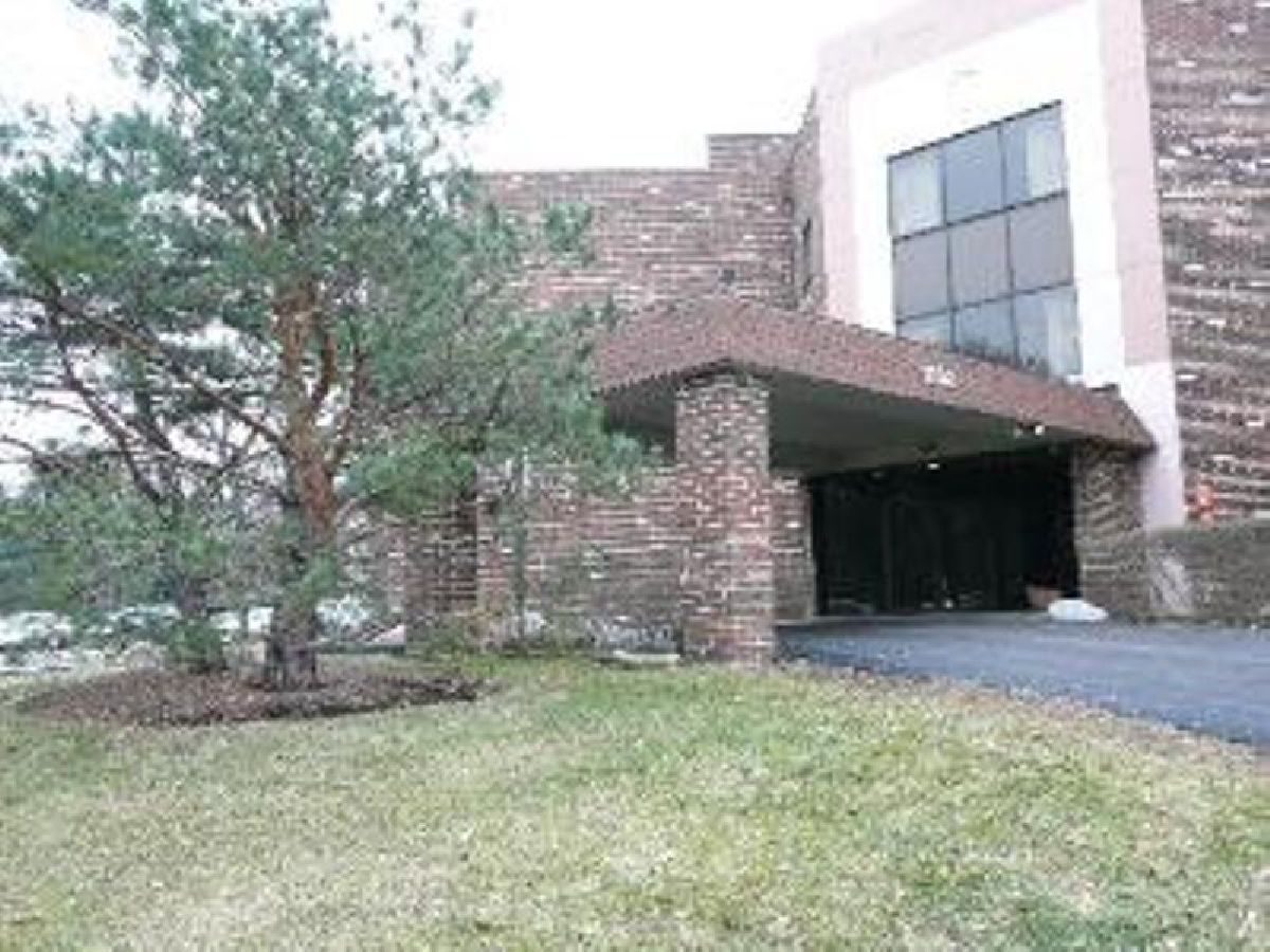 Condominiums Sold Glencove Estates Glenview Illinois, 1108 Castilian