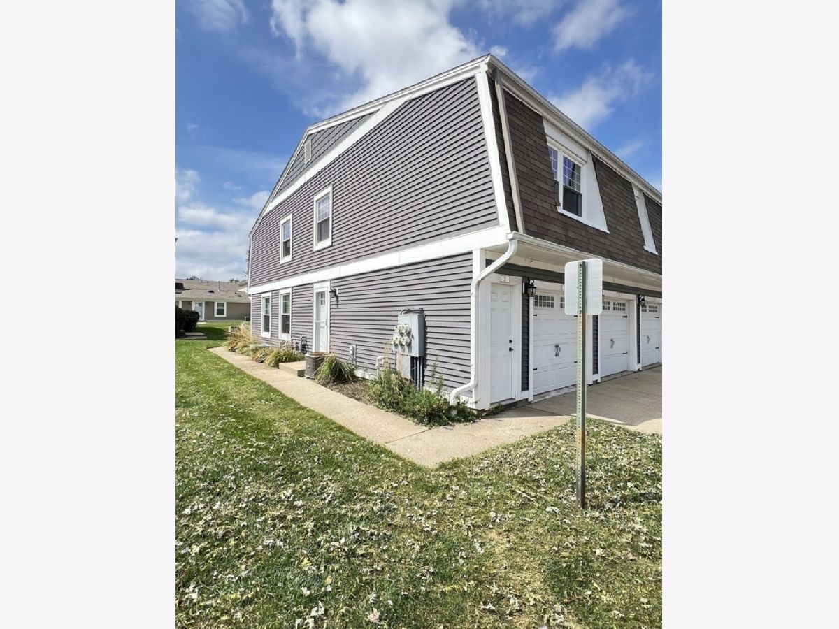 Townhomes & Condos & Homes Rented Plymouth Farms Vernon Hills Illinois, 358 Farmingdale