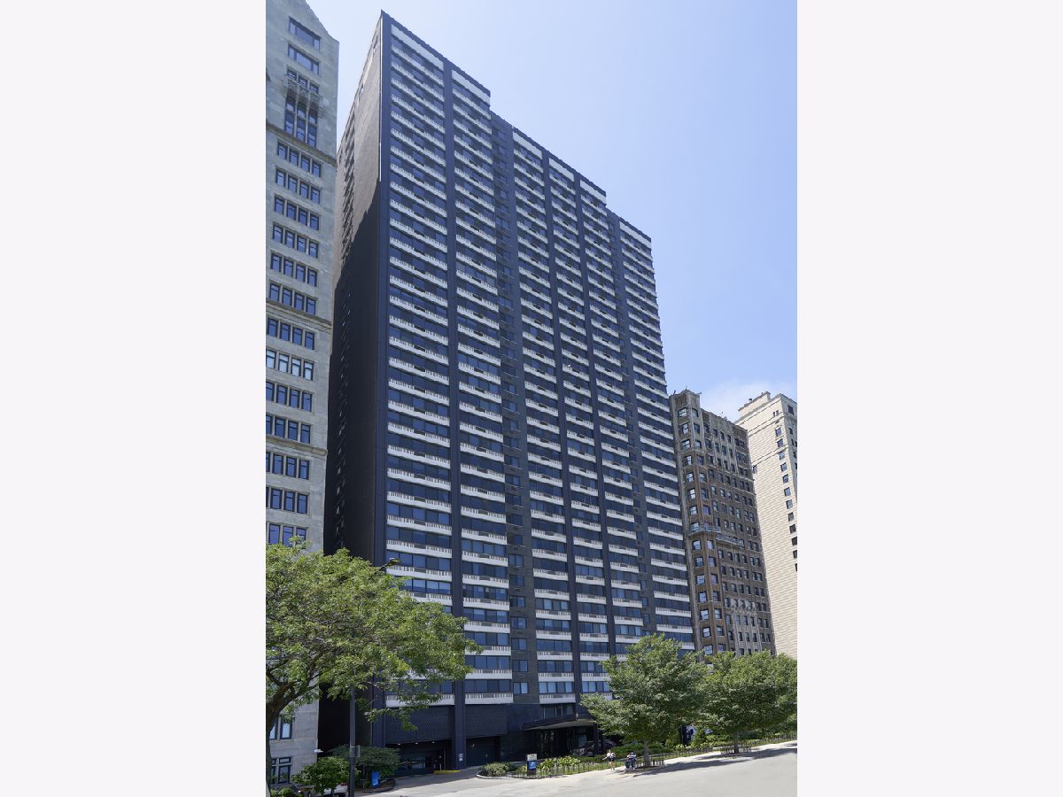 Condominiums Sold Gold Coast Galleria Chicago Illinois, 1440 Lake Shore