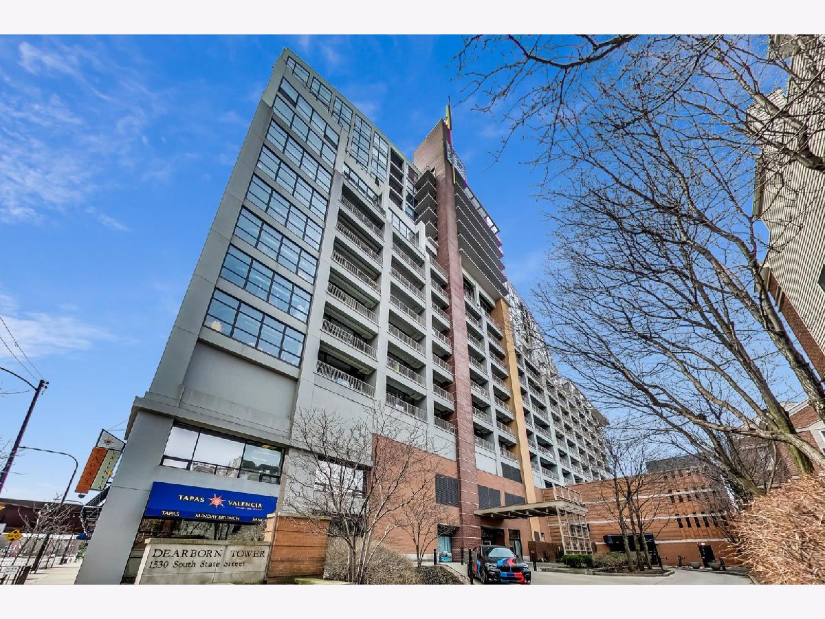 Condos & Townhomes Sold Dearborn Tower Chicago Illinois, 1530 State