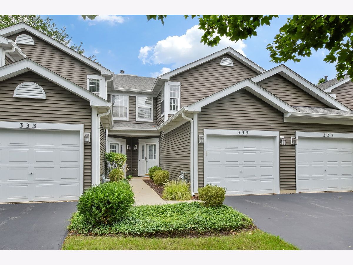 Townhomes Rented Mill Pond Batavia Illinois, 335 Mill