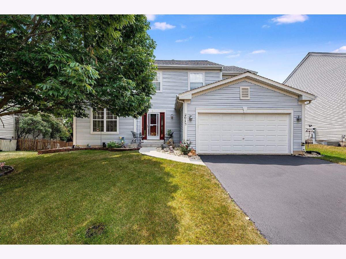 Homes Sold Natures Glen Aurora Illinois, 2013 Clarendon