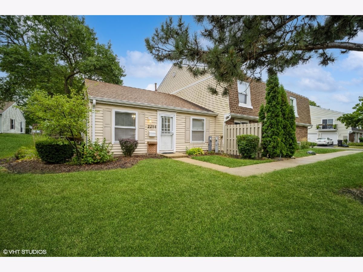 Townhomes & Condos Rented Sheffield Manor Schaumburg Illinois, 2214 Cardinal