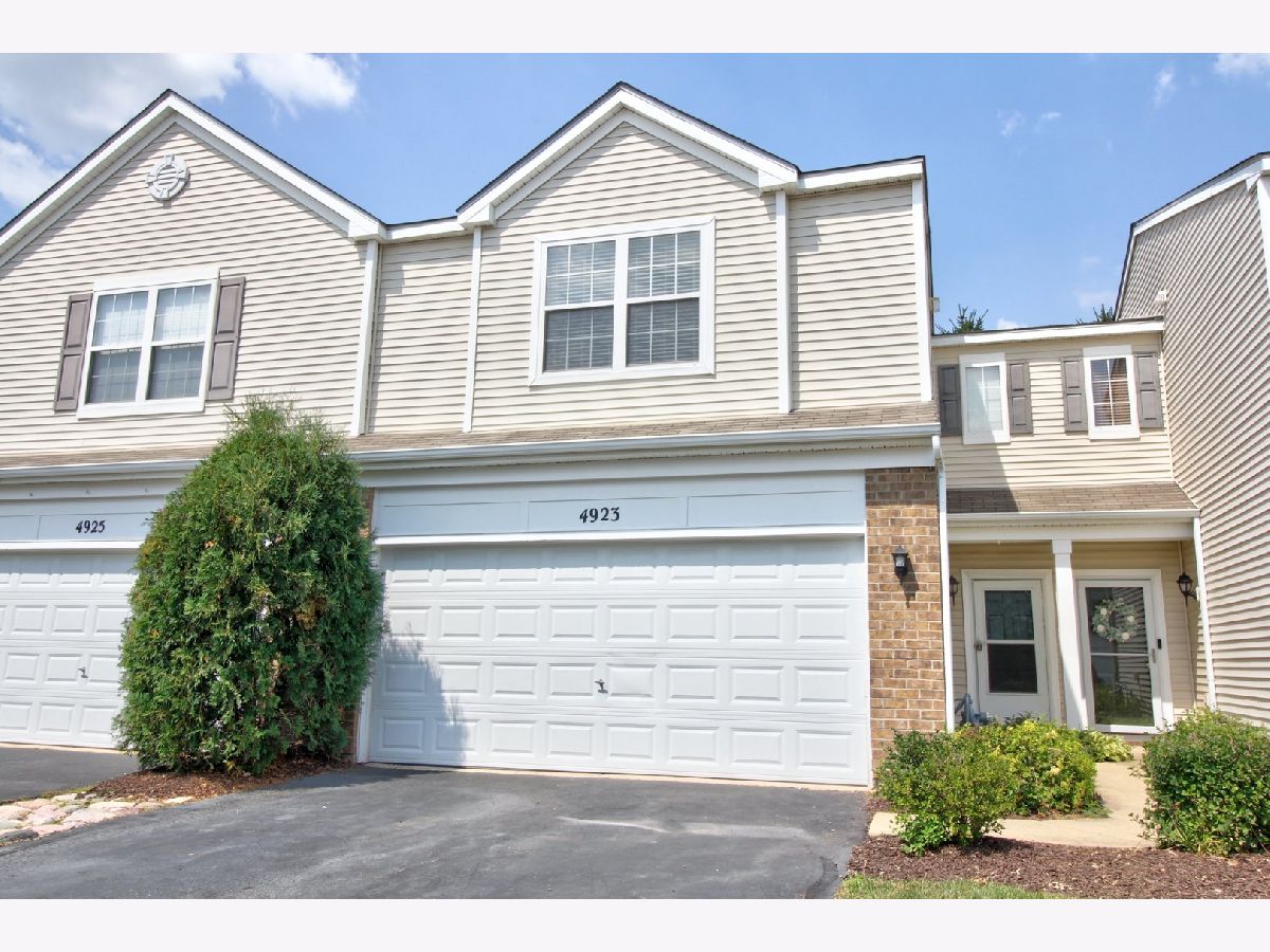 Townhomes & Condos & Homes Rented Hampton Glen Plainfield Illinois, 4923 Courtland
