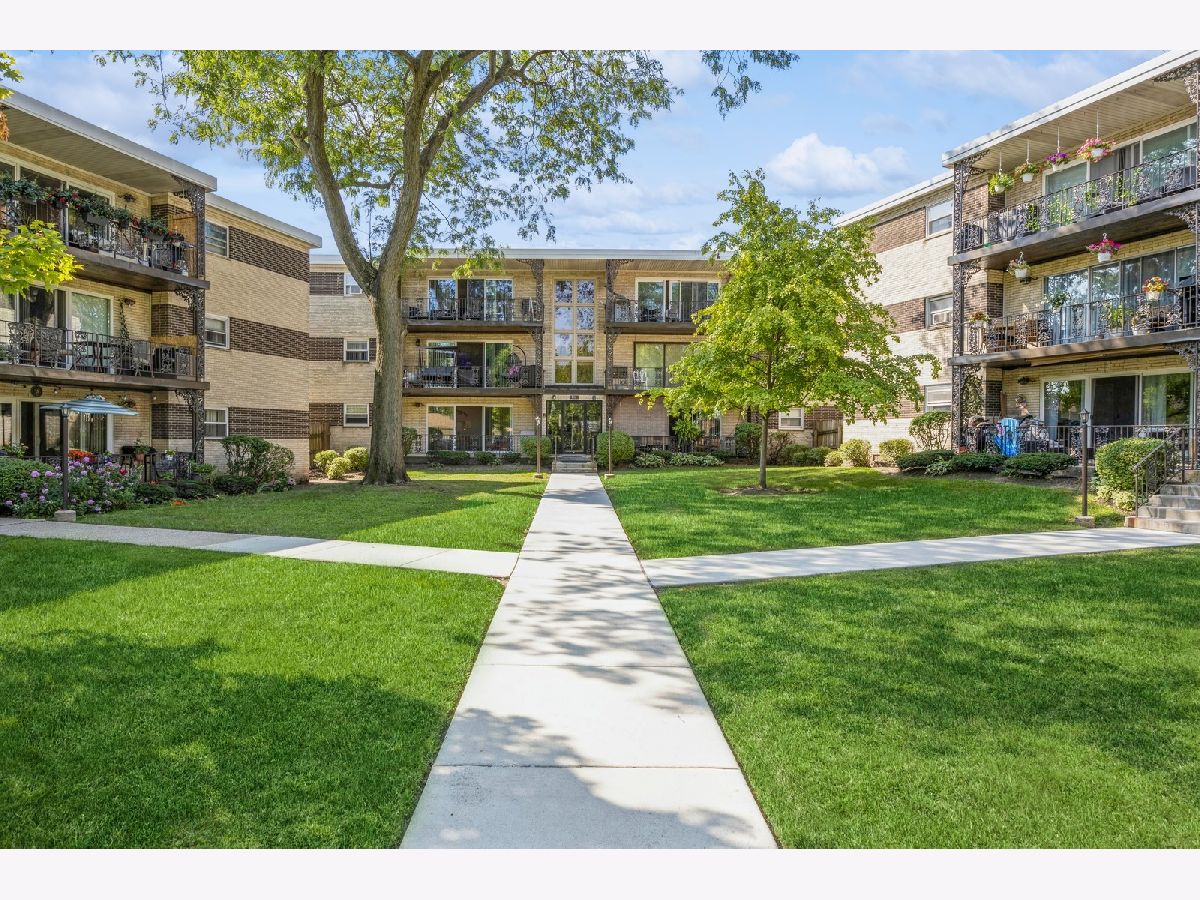 Condominiums Sold Villa Venice La Grange Illinois, 911 8th