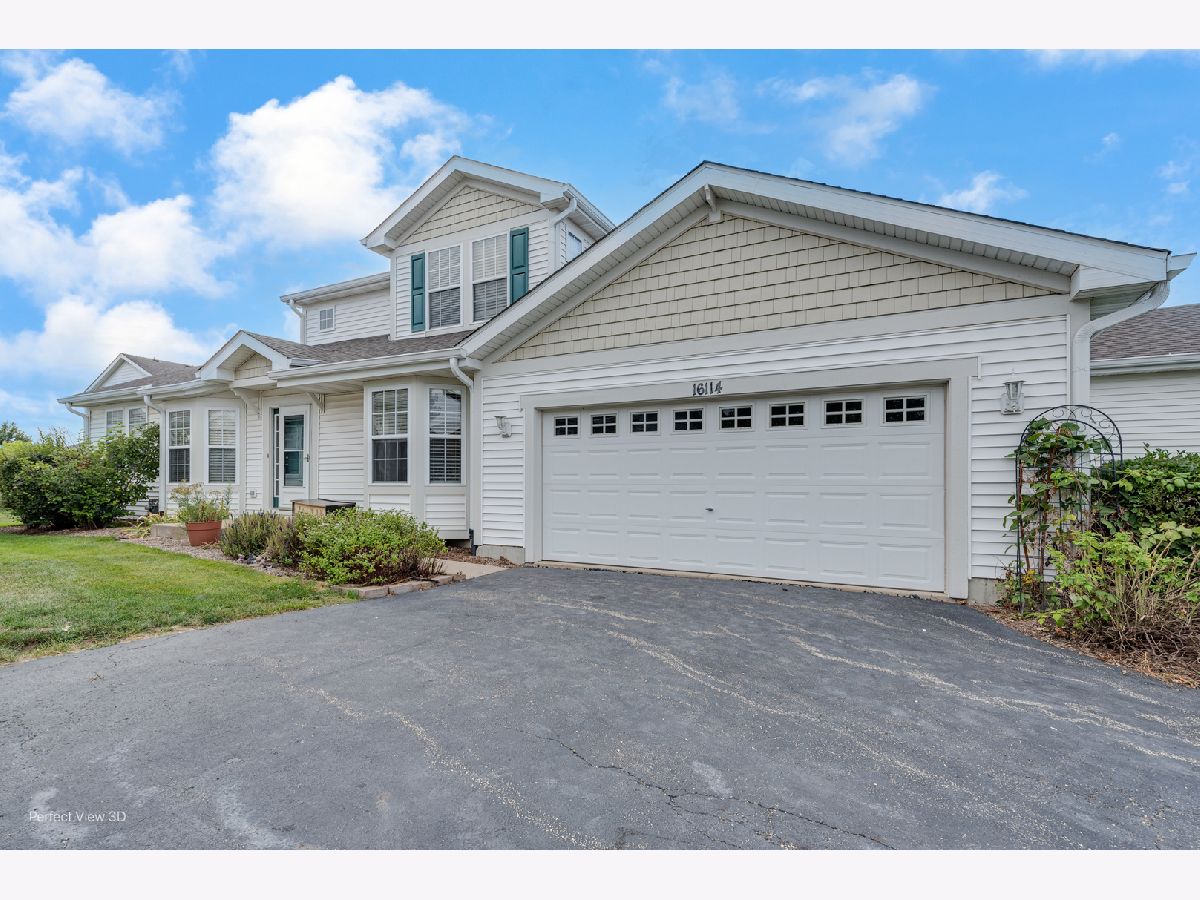 Townhomes & Homes Sold Remington Lakes Crest Hill Illinois, 16114 Michigan