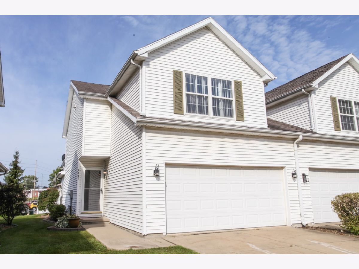 Condos & Townhomes & Homes Sold Links Landing Bloomington Illinois, 1131 Doral