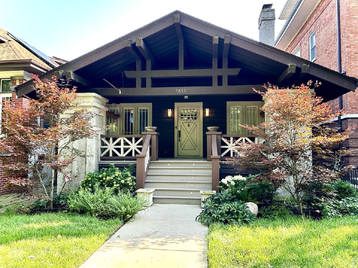 Homes & Condominiums Sold Ravenswood Manor Chicago Illinois, 2835 Eastwood