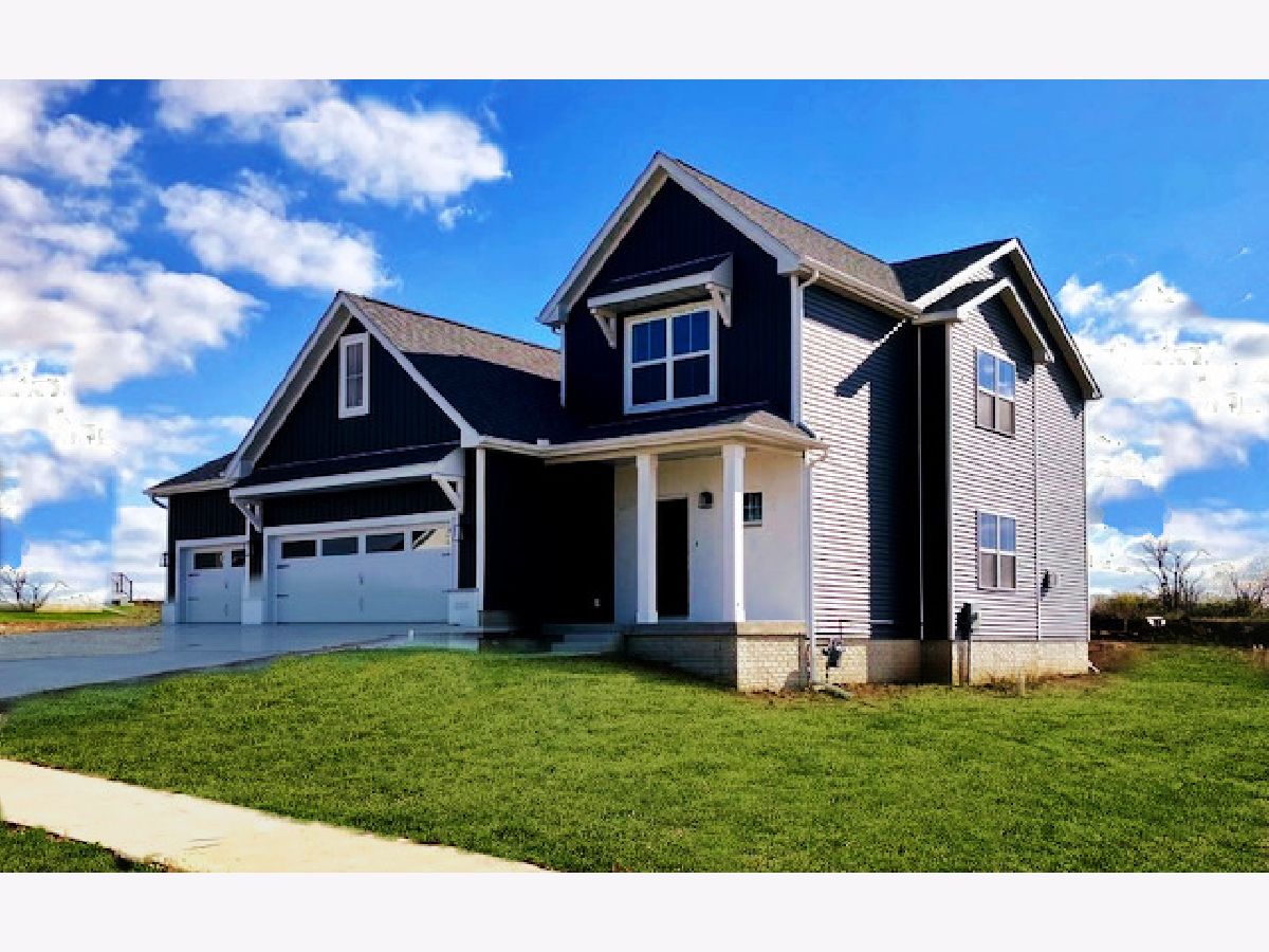 Homes & Condos & Townhomes Sold Sangamon Fields Mahomet Illinois, 703 Isabella