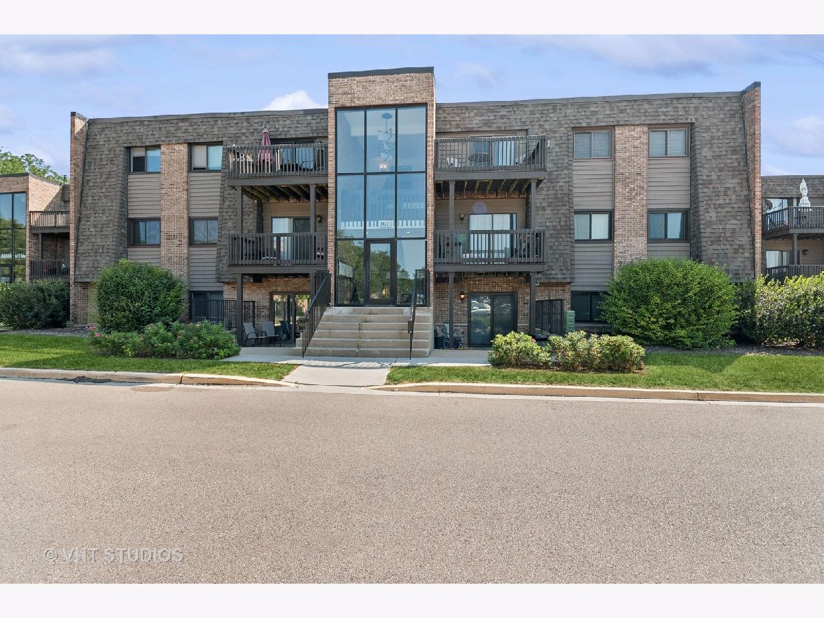 Condominiums Sold Drake Terrace Wheaton Illinois, 1422 Stonebridge