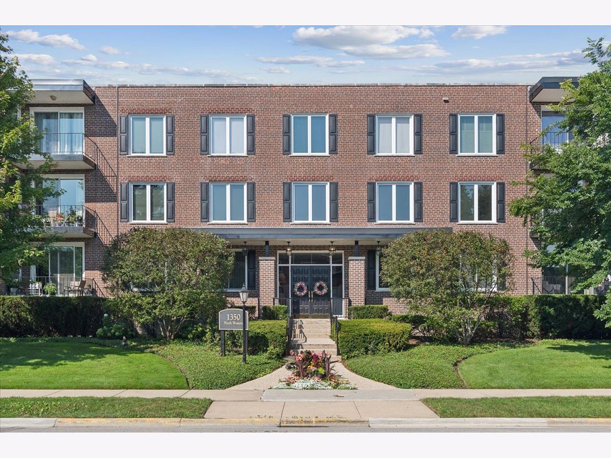 Condominiums Sold Crystal Point Lake Forest Illinois, 1350 Western