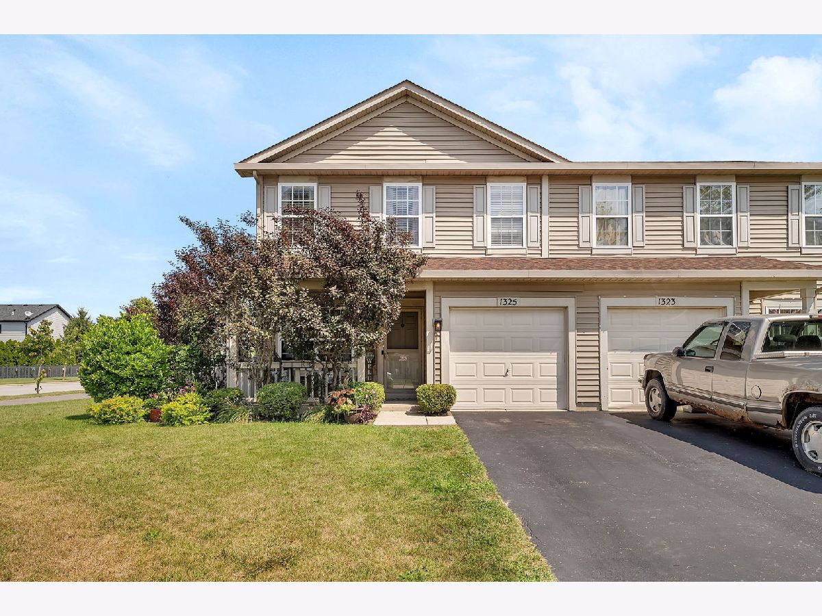 Homes & Townhomes Sold Lakewood Trails Minooka Illinois, 1325 Burns