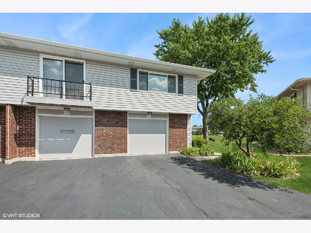 Condos & Townhomes Sold Weathersfield Lake Schaumburg Illinois, 131 Barcliffe