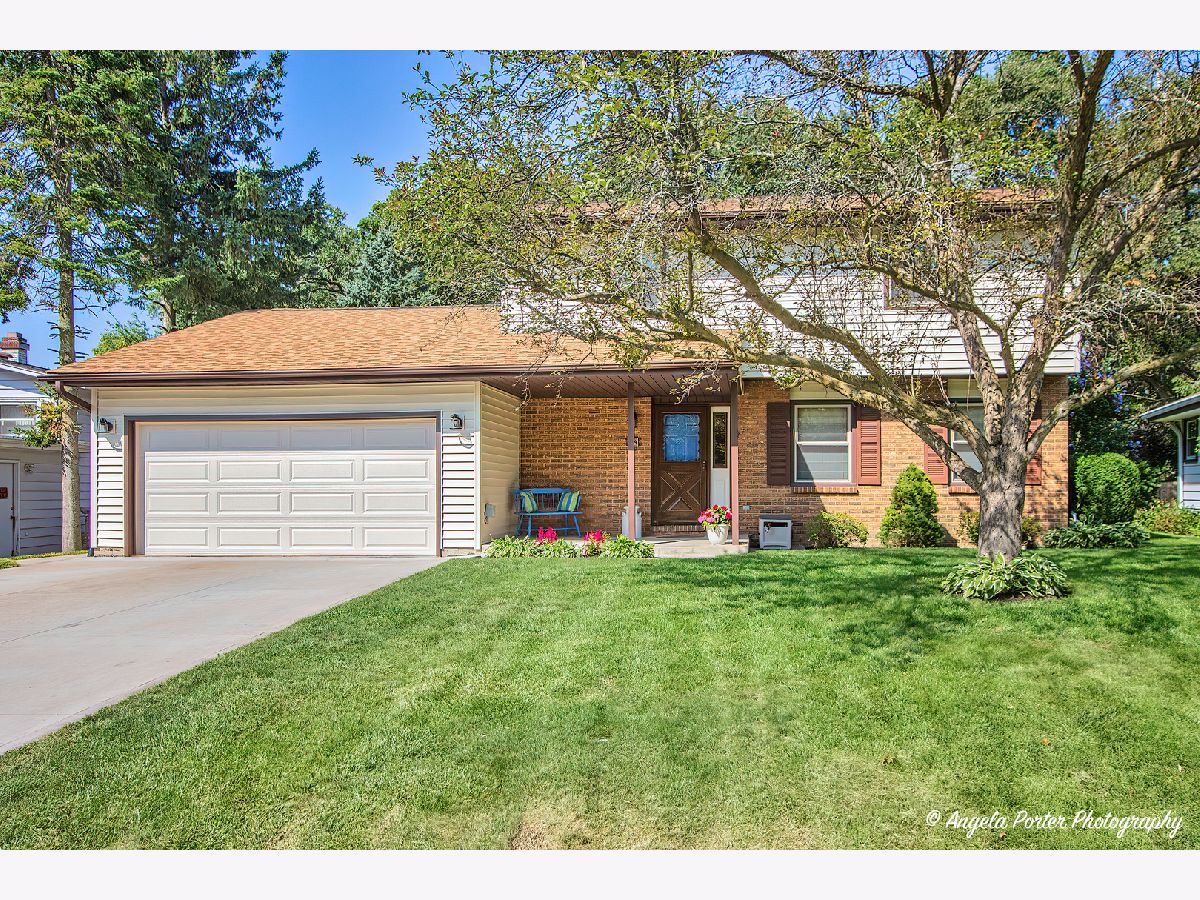 Homes Sold Venetian Village Lindenhurst Illinois, 74 Rolling Ridge