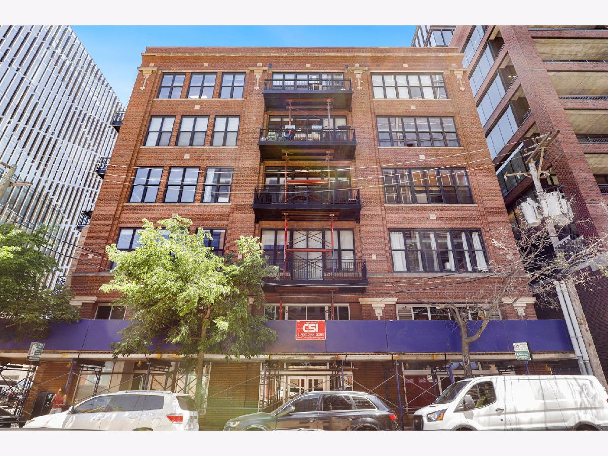 Condos & Townhomes Rented Blue Moon Lofts Chicago Illinois, 215 Aberdeen