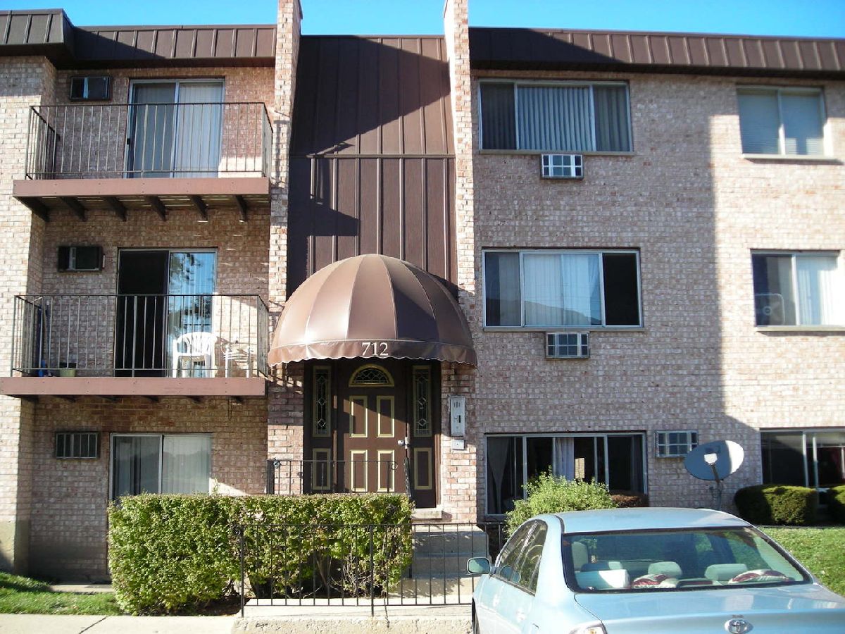 Subdivision Rented Countryside Mount Prospect Illinois, 712 Huntington Commons