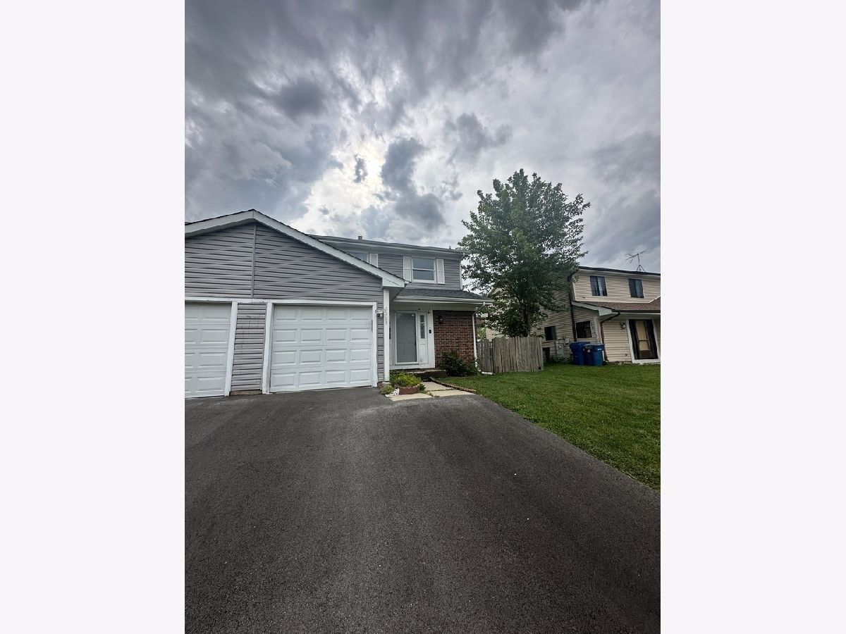 Homes & Condos & Townhomes Rented Woodlake Trails Hanover Park Illinois, 3913 Springlake