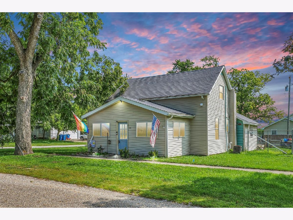  Sold Arrowsmith Illinois, 315 Walnut