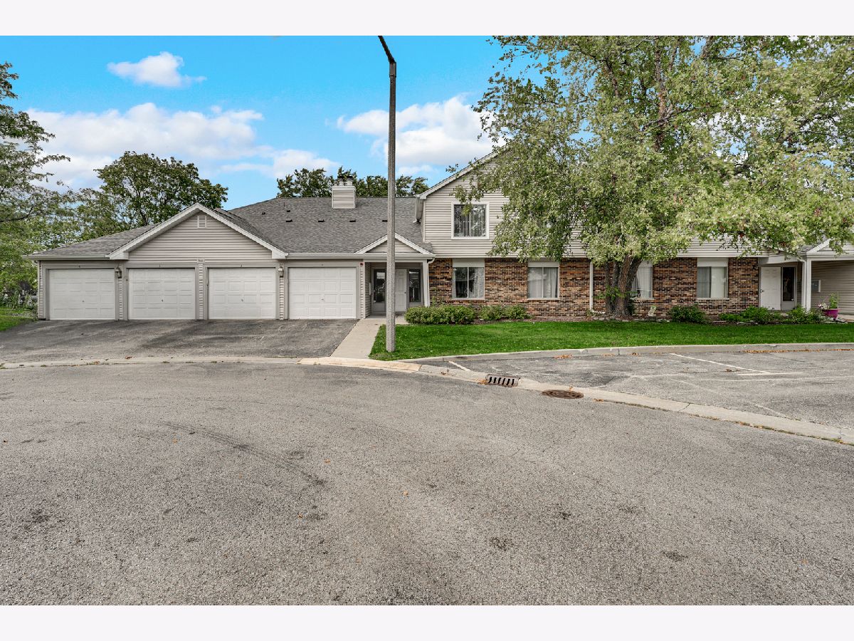Condos & Townhomes Sold Park Lane Woodridge Illinois, 7020 Remington