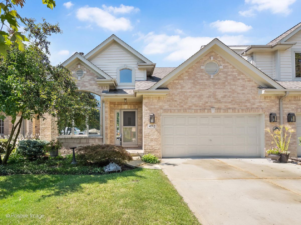 Homes & Condos & Townhomes Sold Forest Hills Western Springs Illinois, 4912 Creek
