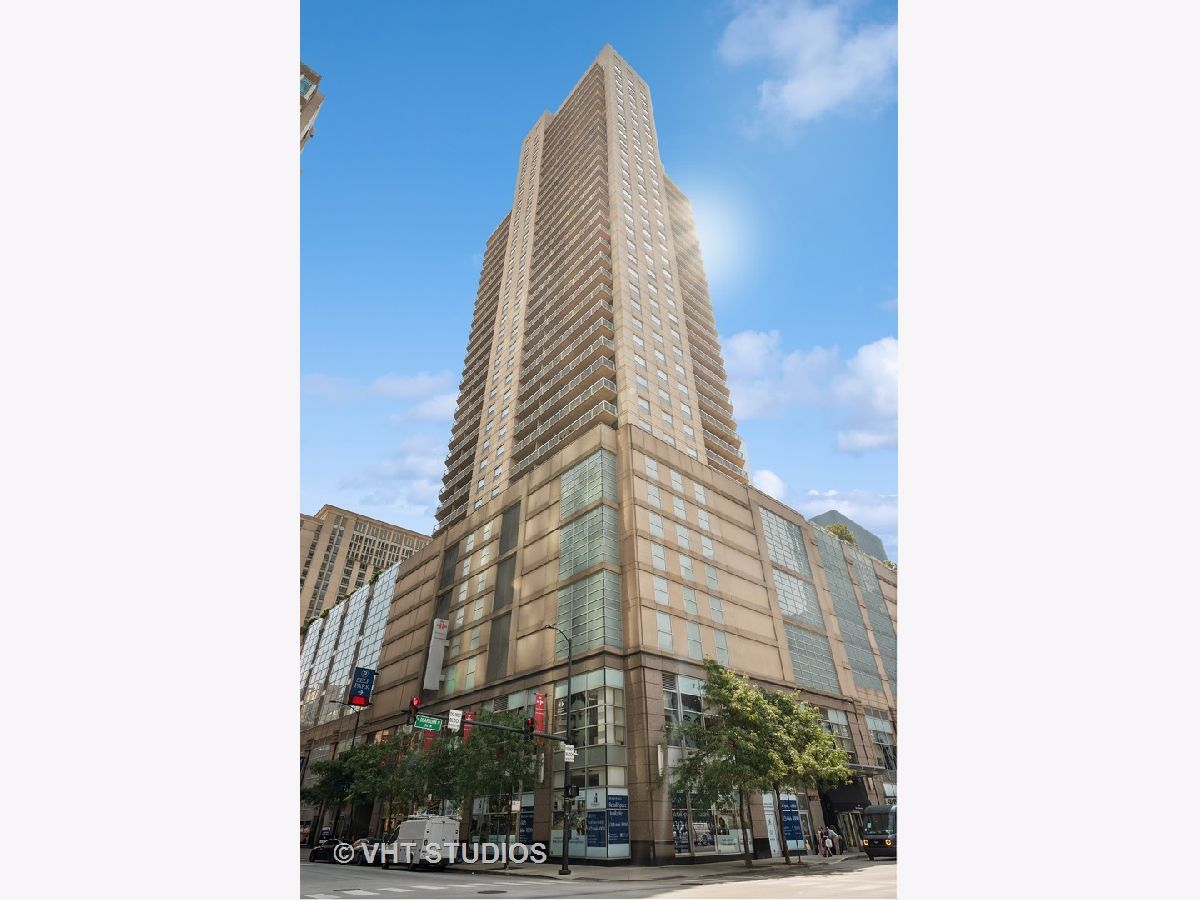 Condominiums Sold Grand Plaza Chicago Illinois, 545 Dearborn