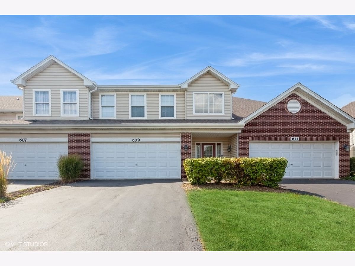 Townhomes & Condos Rented Bridgewater Naperville Illinois, 609 Esla