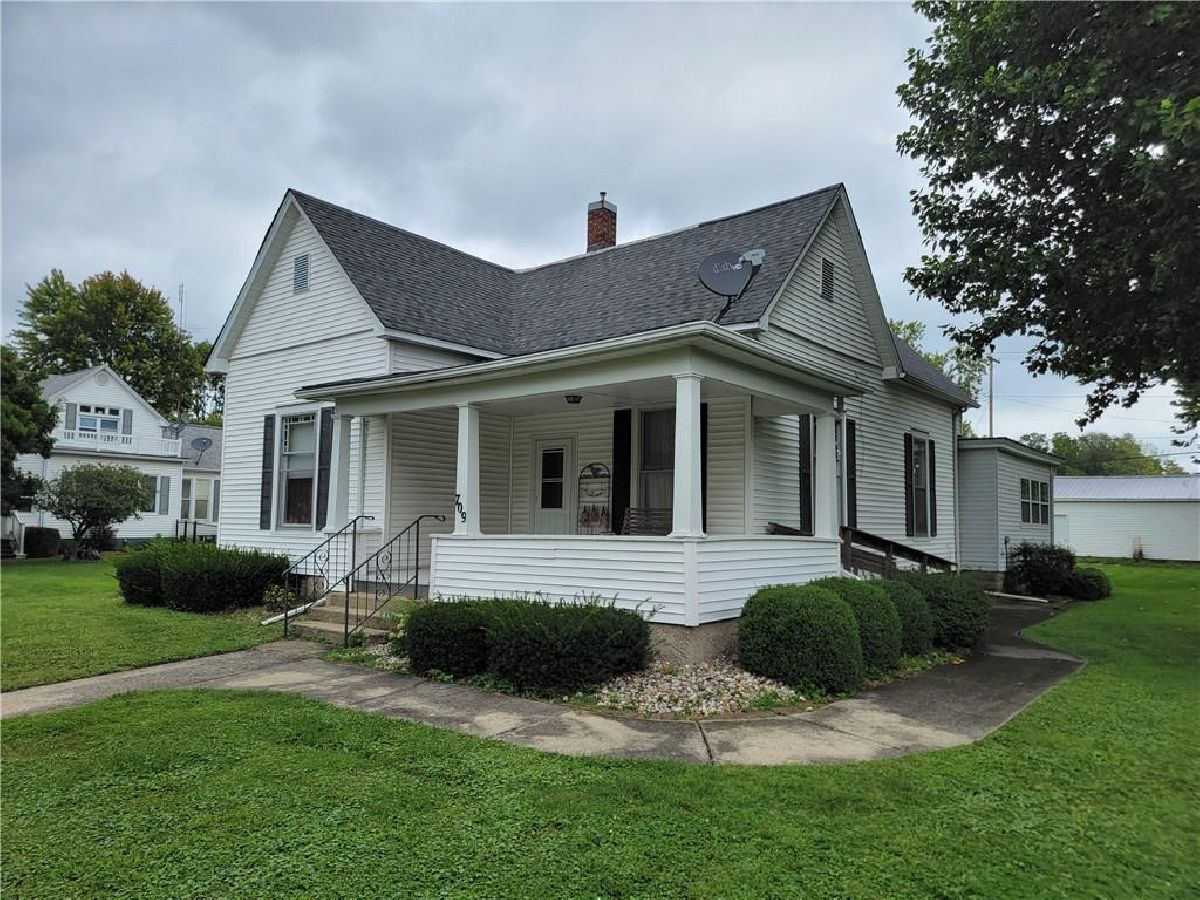  Sold Shelbyville Illinois, 709 Broadway