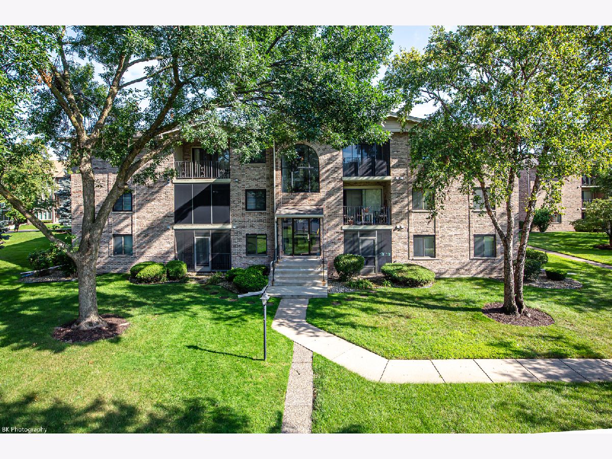 Condominiums Sold East Circle View Crestwood Illinois, 4926 134th