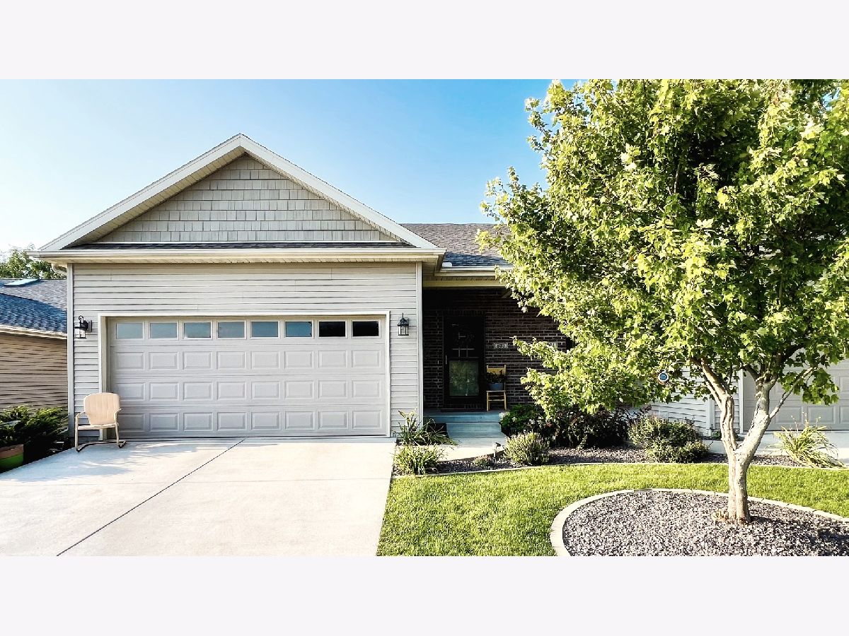 Homes & Condos & Townhomes Sold Wittenberg Woods Bloomington Illinois, 803 Wartburg