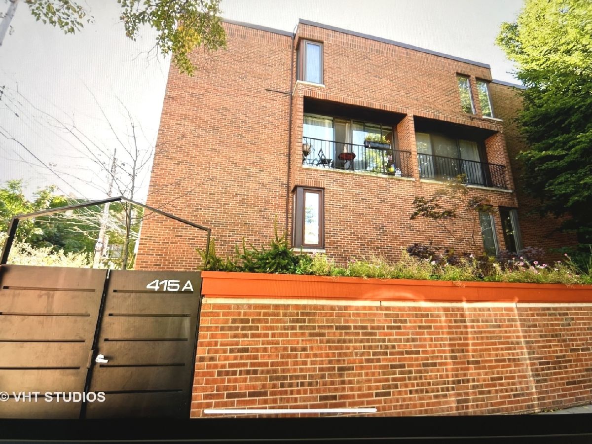 Townhomes & Condos Rented The Portals Chicago Illinois, 415 Grant