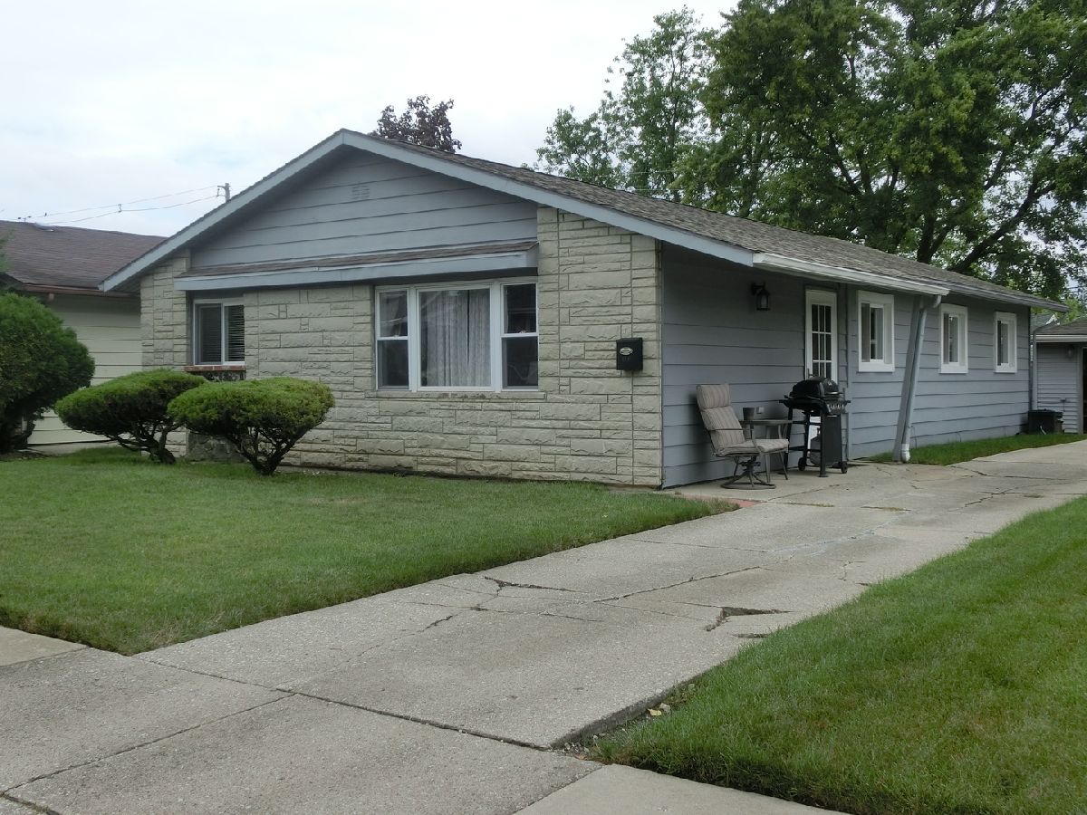 Homes Sold Fieldcrest Oak Forest Illinois, 4420 Adele