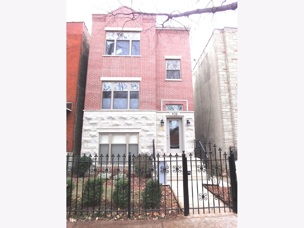 Condominiums & Homes Rented Tri-taylor Chicago Illinois, 920 Claremont