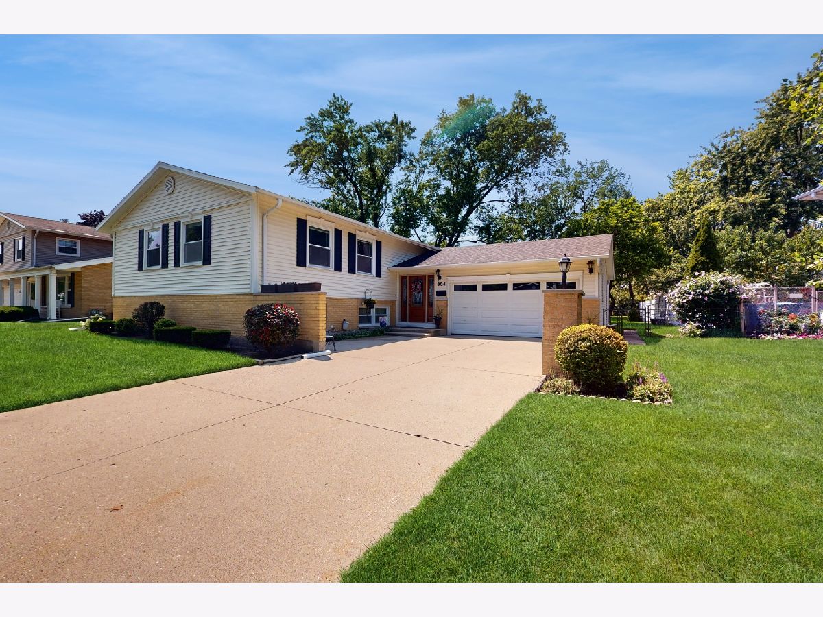 Homes & Condos & Townhomes Sold Camelot Mount Prospect Illinois, 904 Hemlock