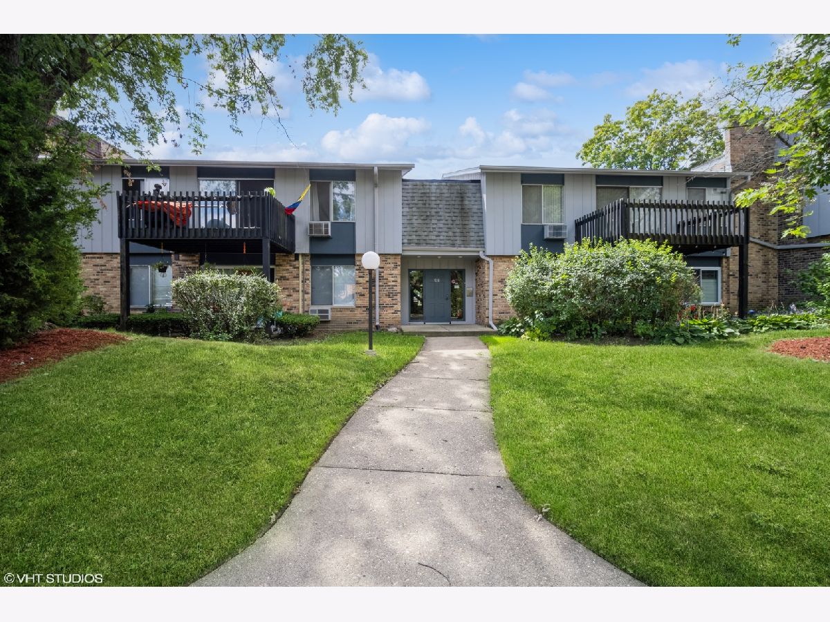 Condominiums Sold Willow Woods Prospect Heights Illinois, 938 Old Willow