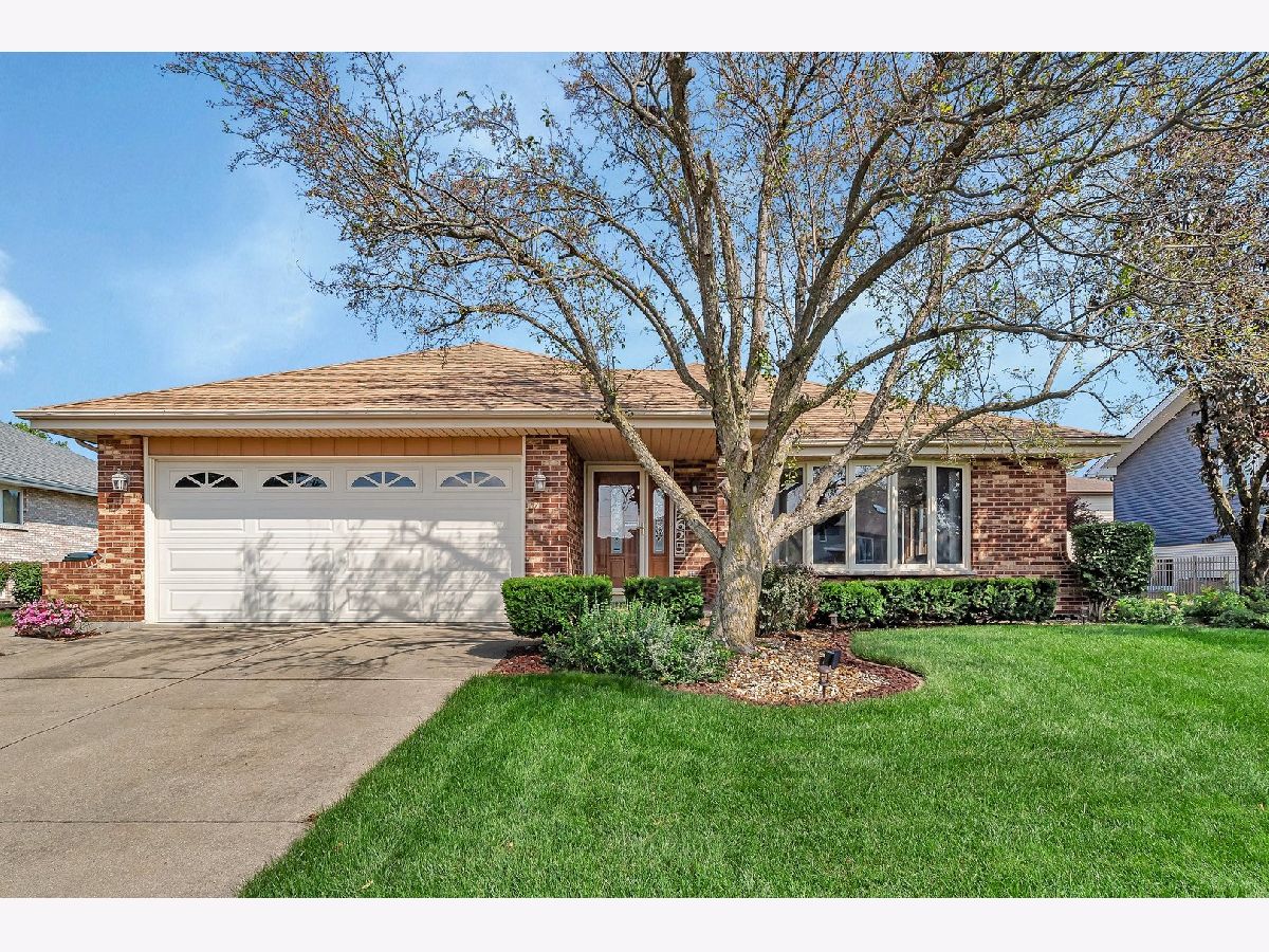 Homes Sold Pottawatomie Tinley Park Illinois, 17625 Iroquois Trace