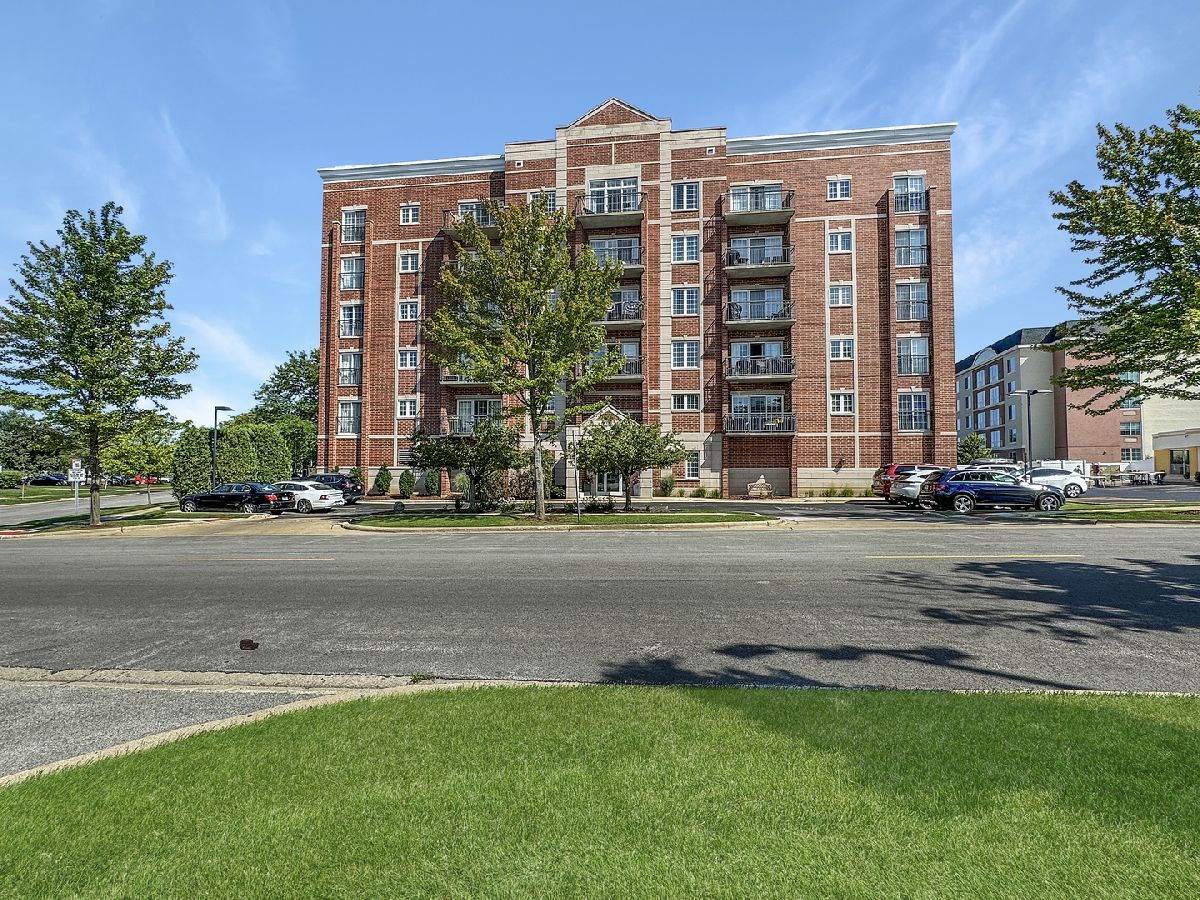 Condominiums Sold Wellington At Twin Lakes Palatine Illinois, 405 Creekside
