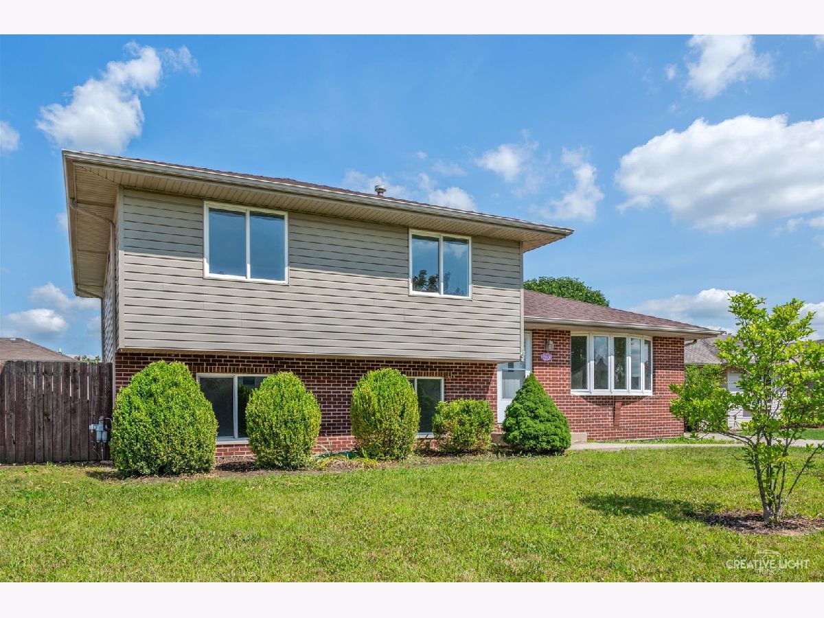 Homes Sold Cumberland South Joliet Illinois, 7015 Monmouth