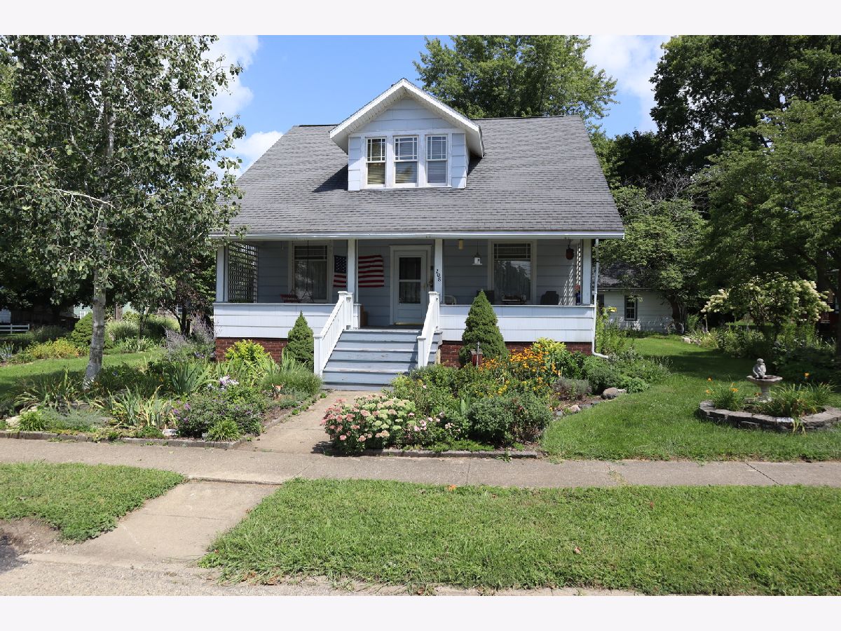  Sold Walnut Illinois, 208 Heaton