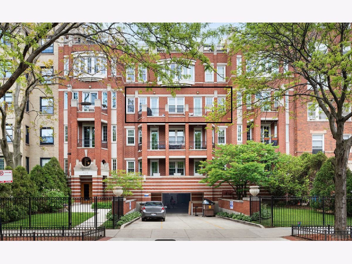 Condos & Townhomes Rented Pine Grove Court Chicago Illinois, 436 Belmont