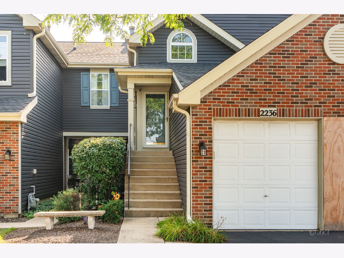 Townhomes Rented Hidden Glen Glendale Heights Illinois, 2236 Lake Ridge