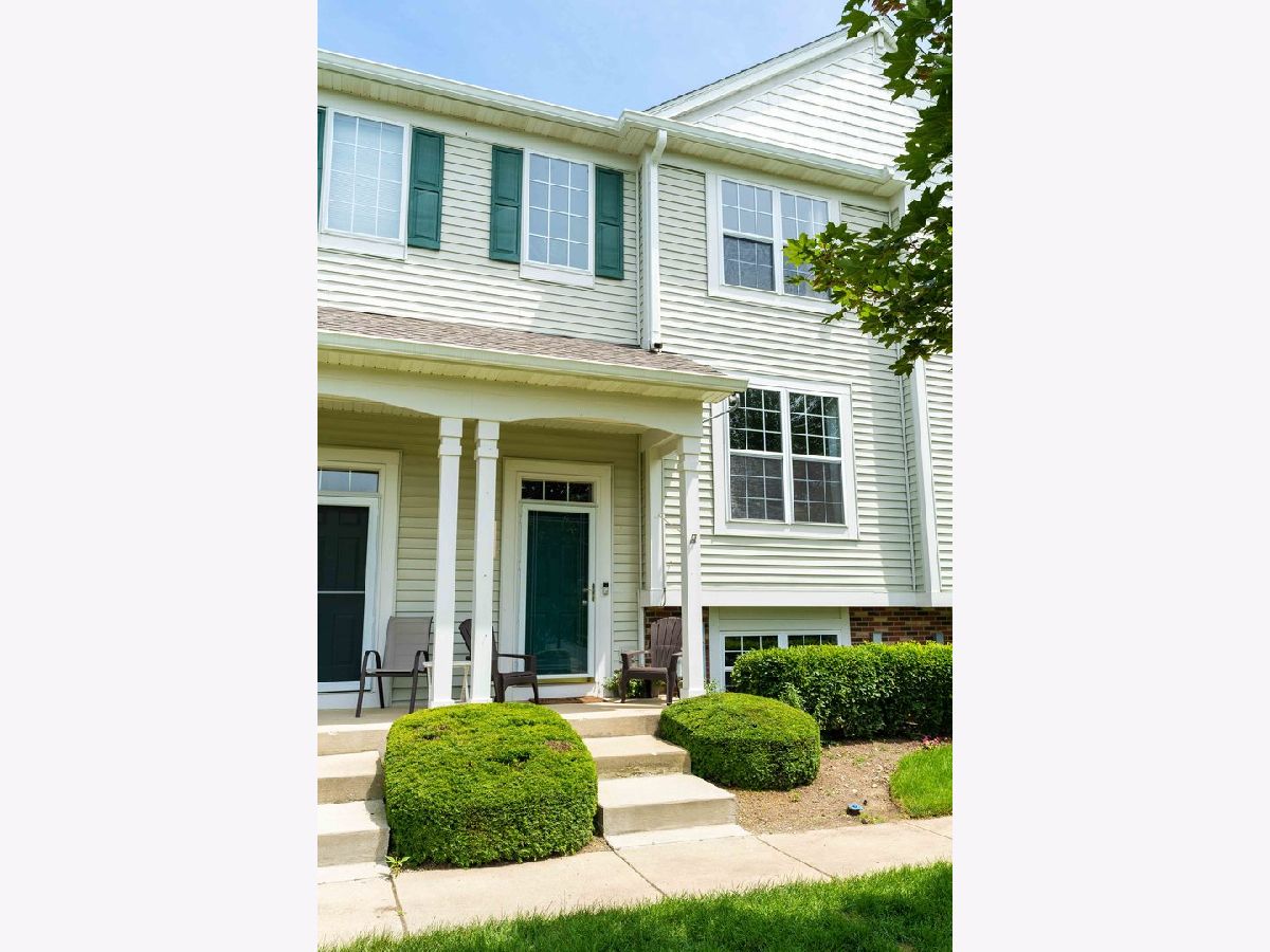  Rented Volo Illinois, 408 Terra Springs